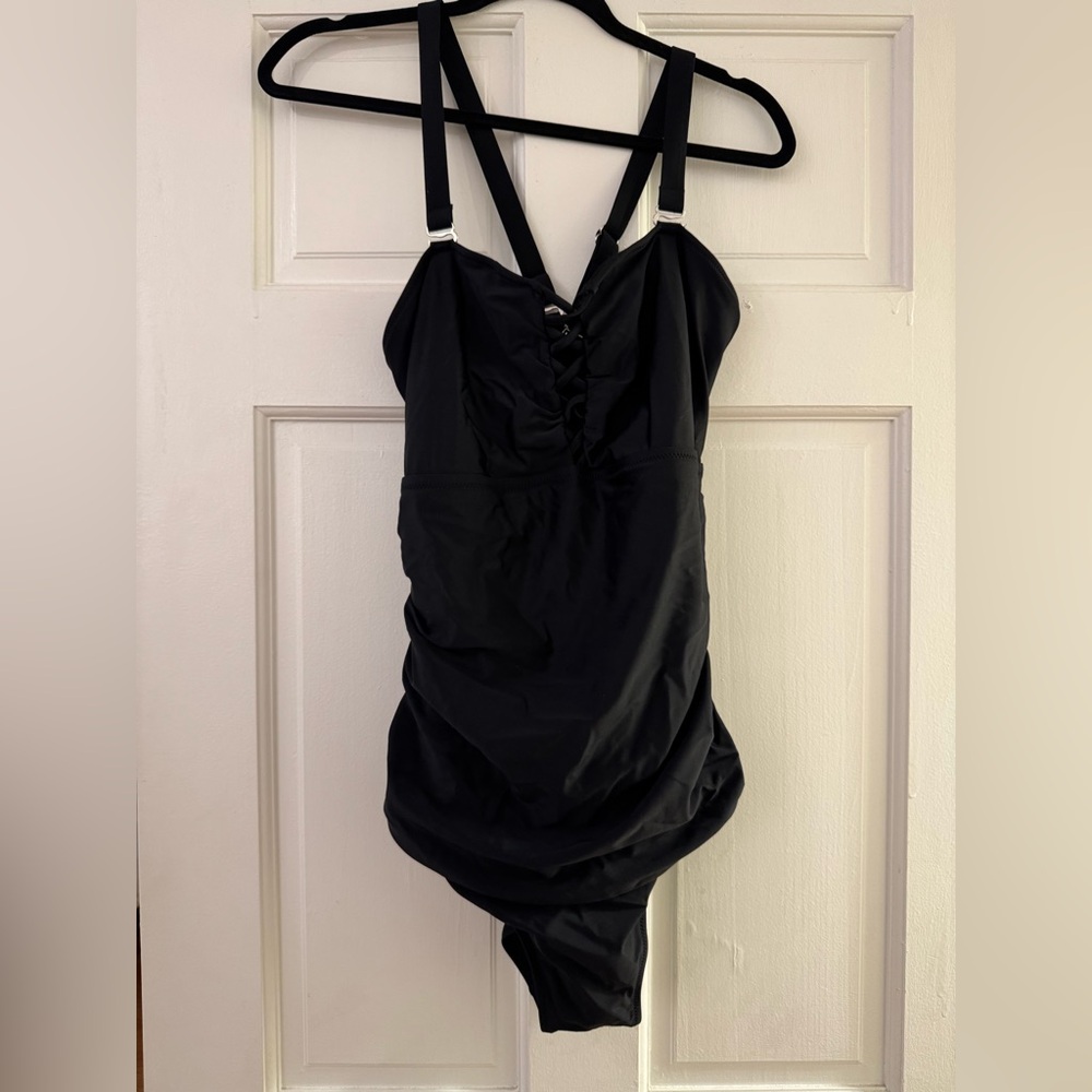 Black One Piece Swimsuit Sweetheart Neckline Ruched Size 18W—Plus Tummy Control